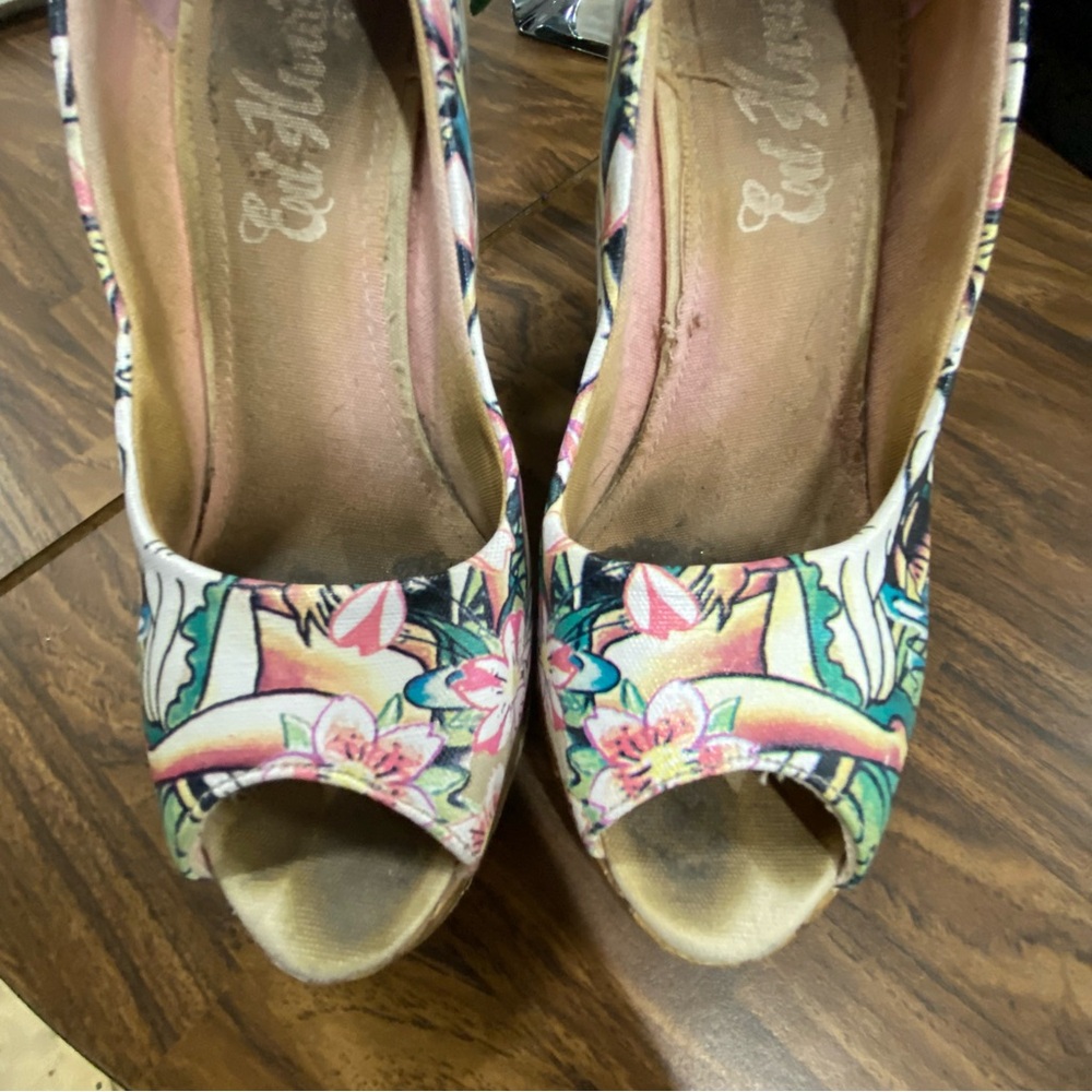 Ed Hardy Womens Skull Hibiscus Cork Wedge Heels Peep Toe Tattoo Print Size 8 - Picture 4 of 10